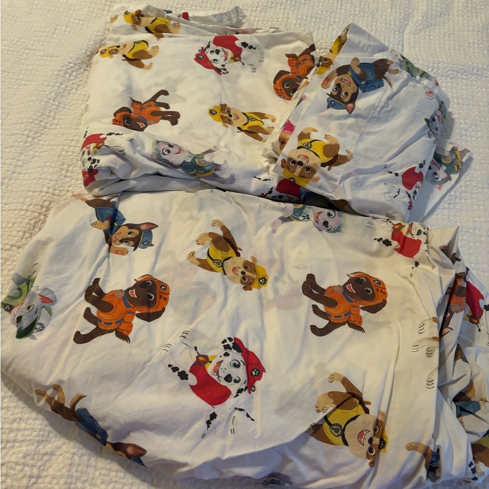 Queen sized Paw Patrol Pottery Barn sheet set. Gently used. Good condition!